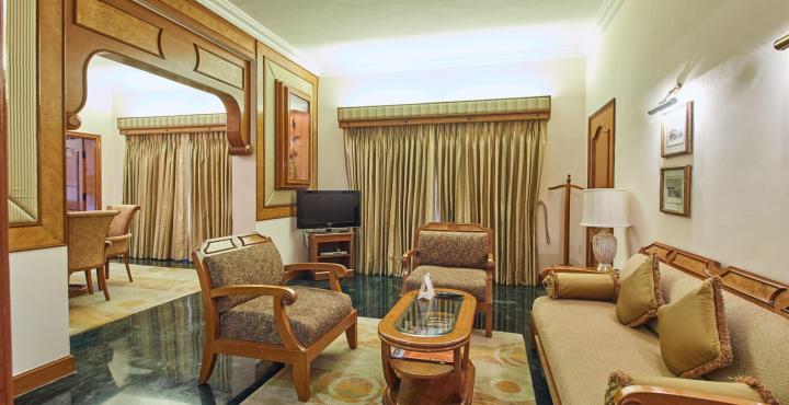 Hotel The Ummed Ahmedabad Airport Exterior foto