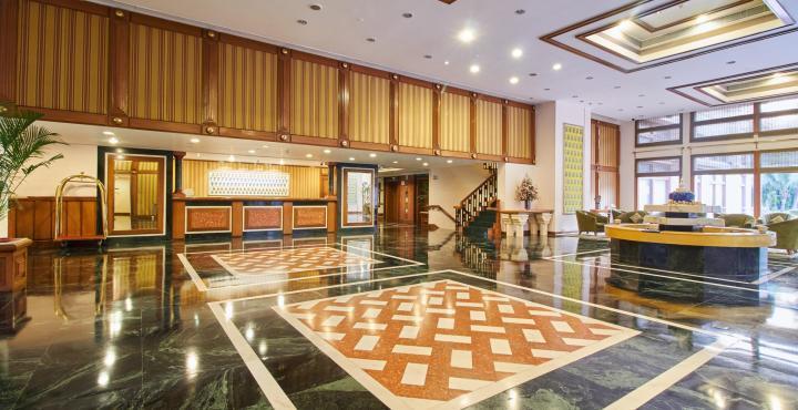 Hotel The Ummed Ahmedabad Airport Exterior foto